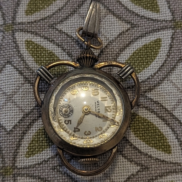 Vintage unique SWISS watch pendant 10k gold with R.W initials on back . - Picture 1 of 4